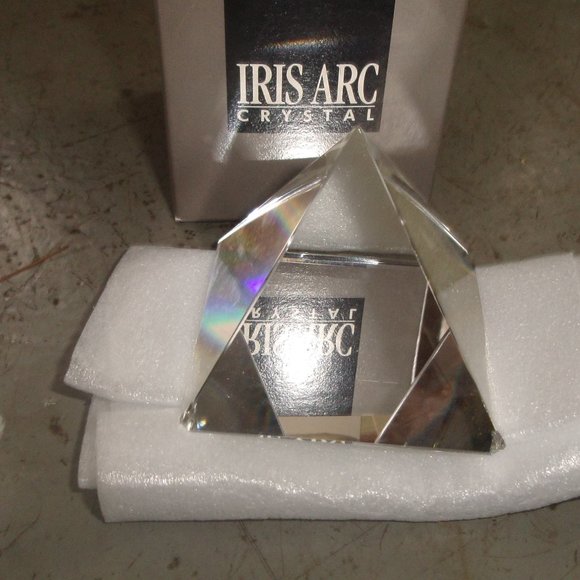 Iris Arc crystal figurine paperweight Pyramid MIB - Picture 1 of 1